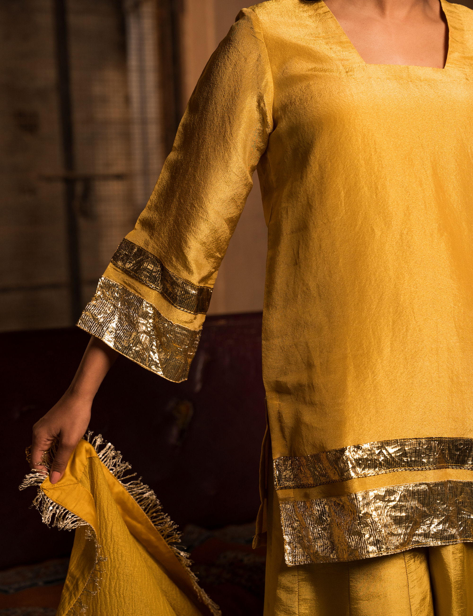 RaatRani Tissue set in Yellow