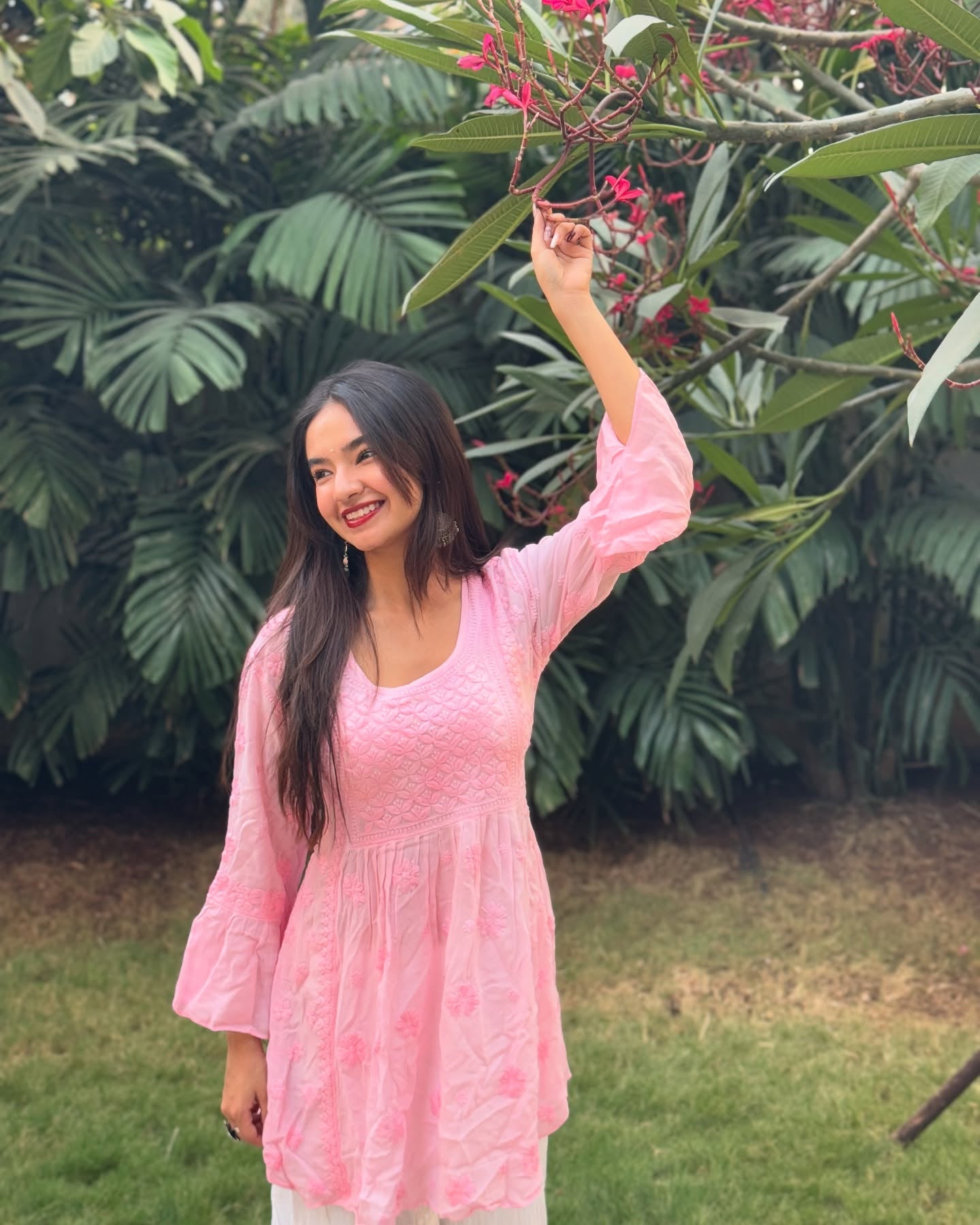 ANUSHKA SEN IN RIZAA FLARED SHORT KURTA