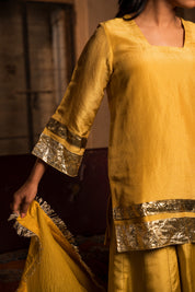 RAATRANI - SET OF THREE IN YELLOW