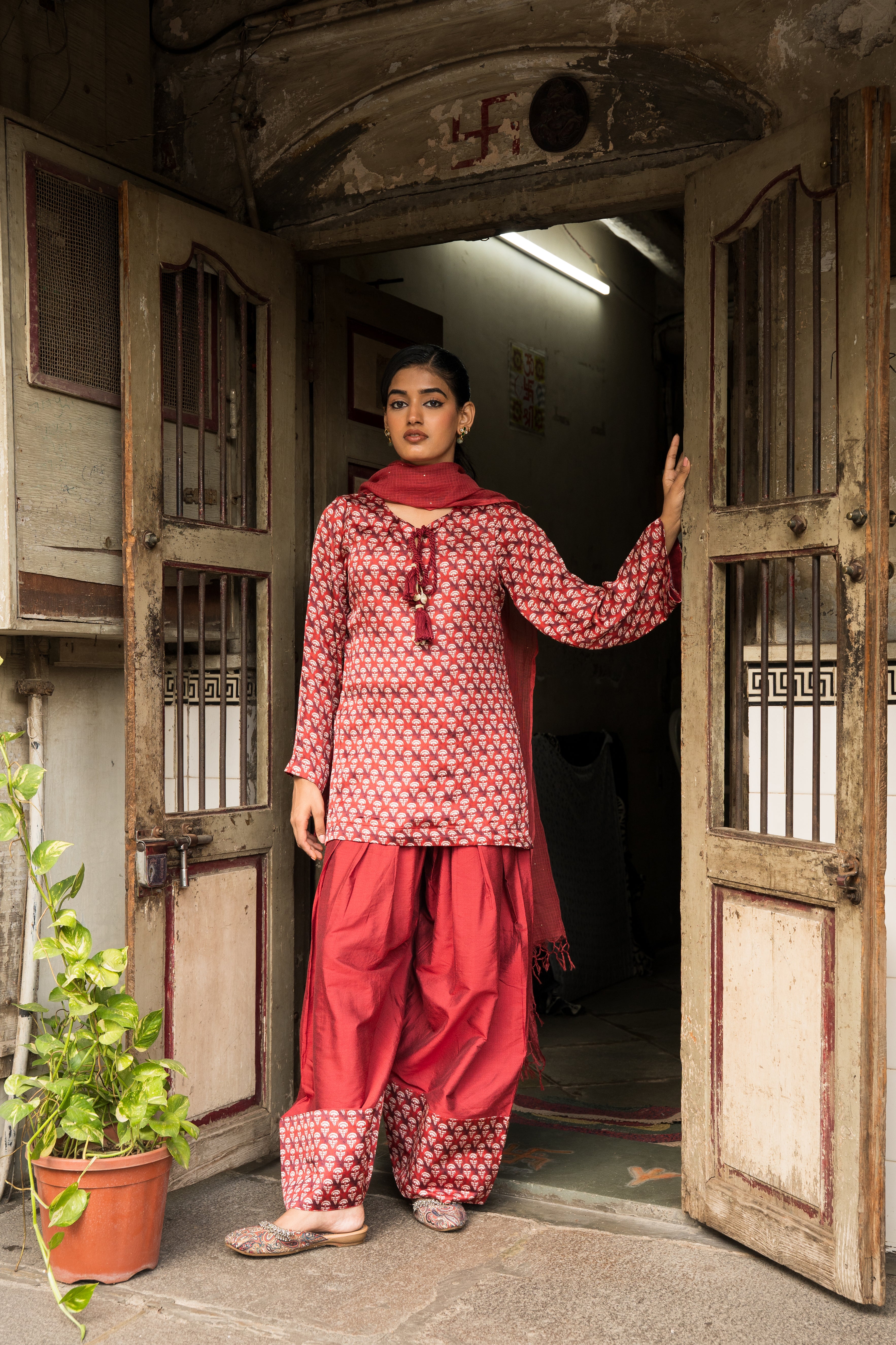 RAAGNI - SET OF THREE IN RED