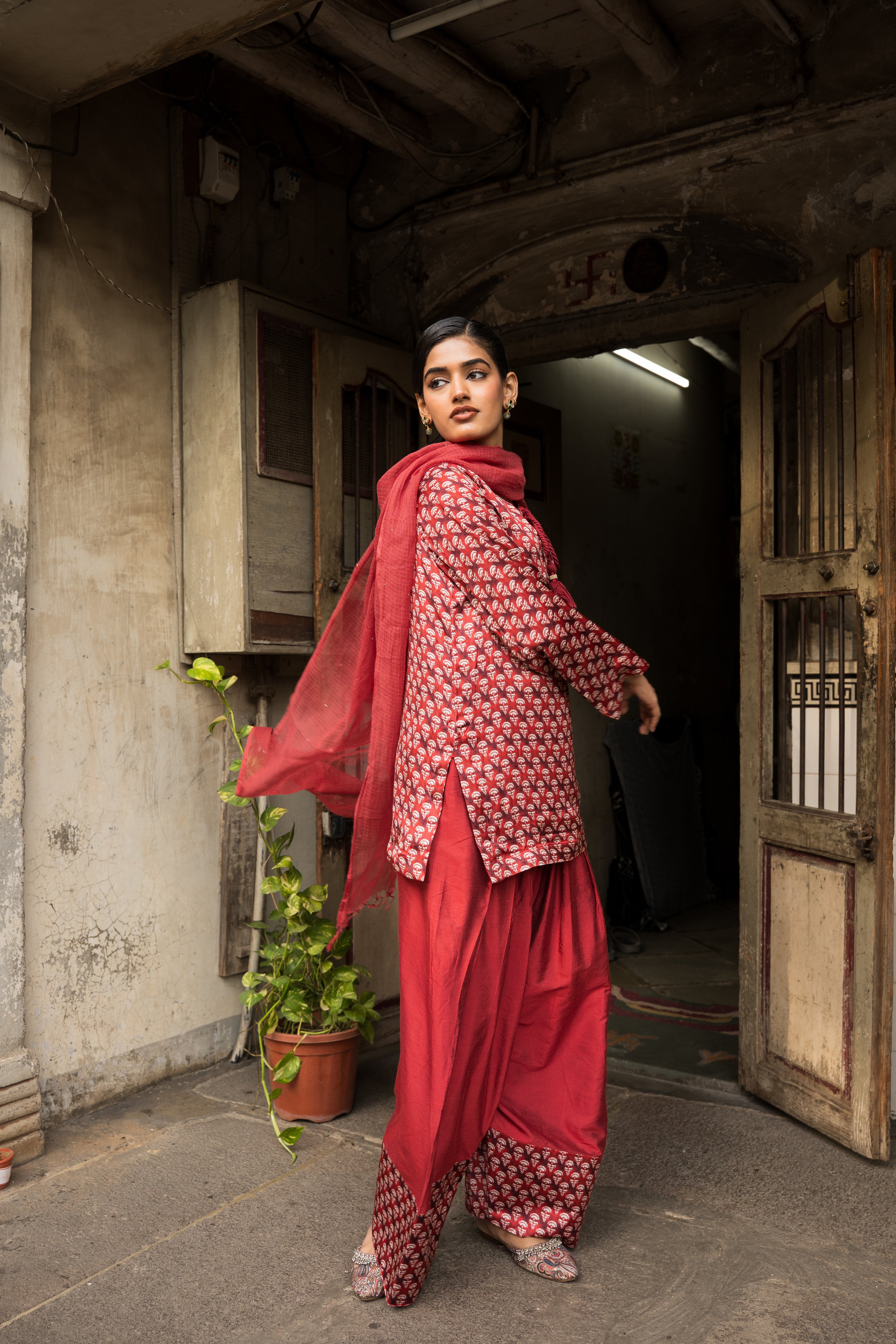 RAAGNI - SET OF THREE IN RED