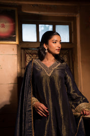 CHANDRIKA - SET OF THREE IN BLUEISH GREY