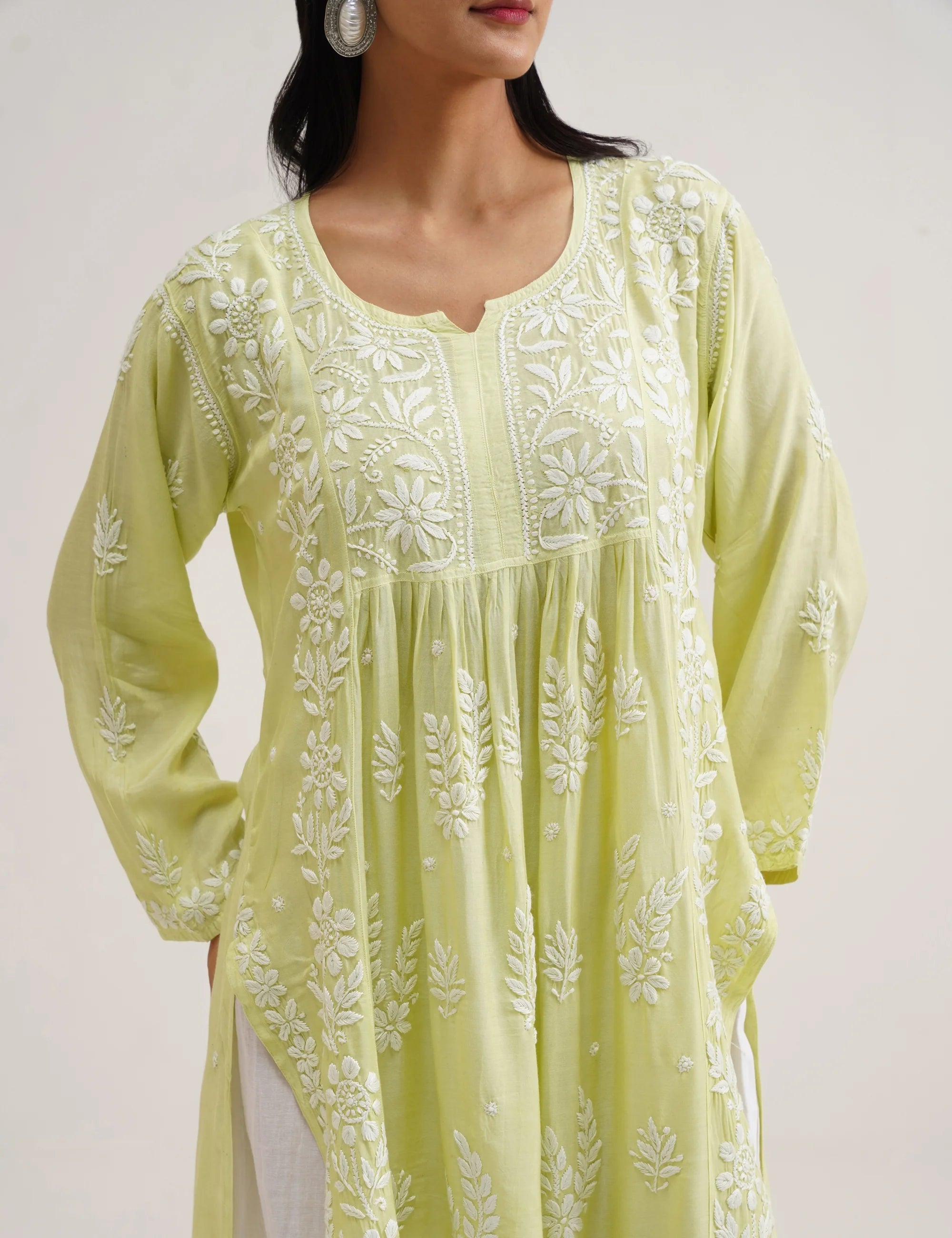 ALINA CHIKANKARI KURTA SET OF TWO