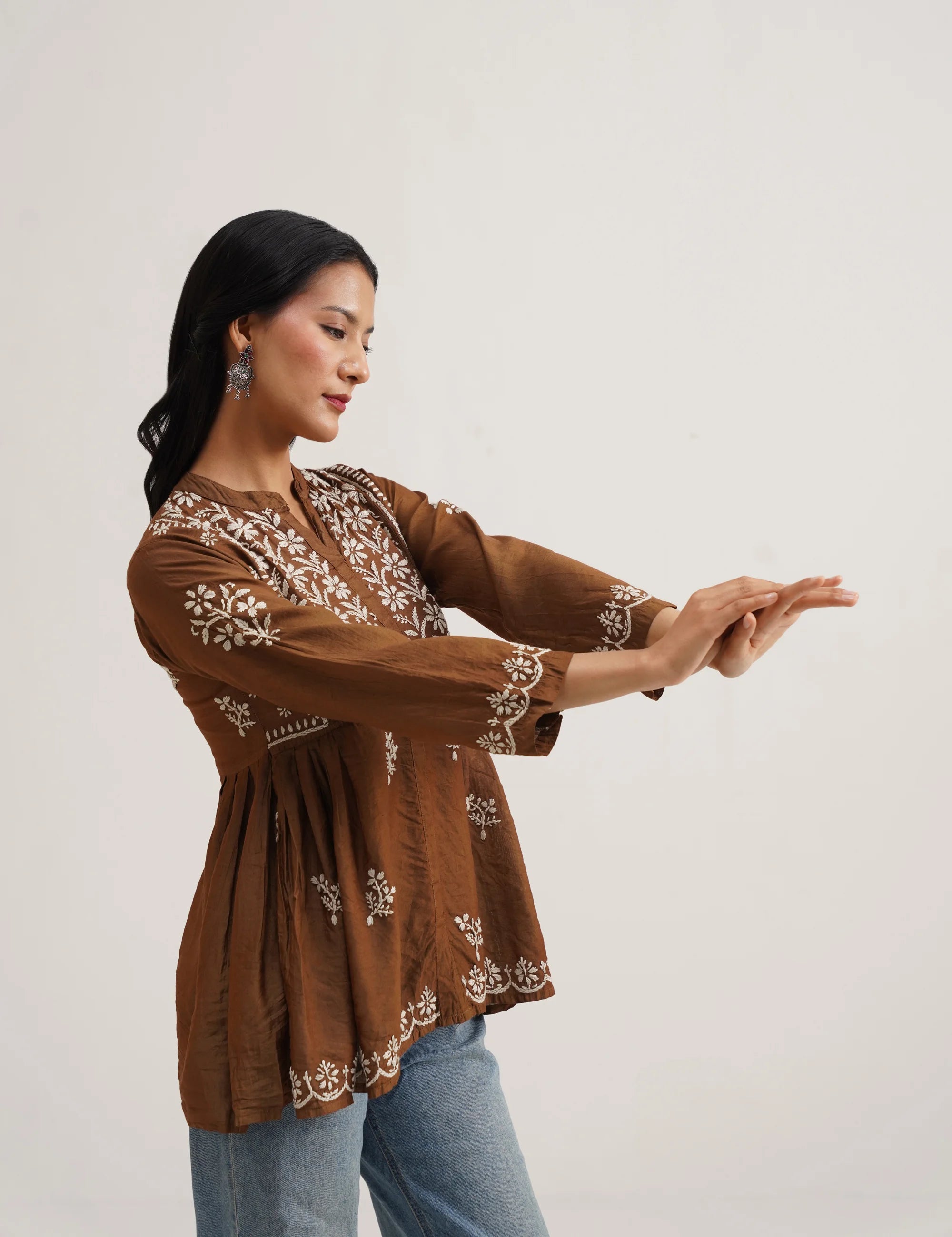 AARZOO CHIKANKARI KURTA