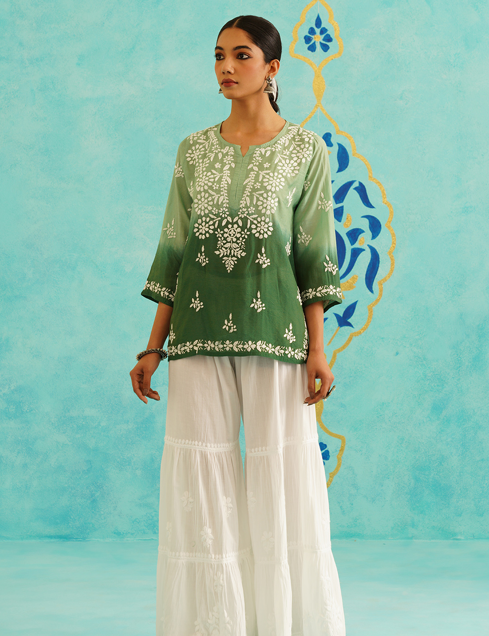 Hayaa Chikankari Kurta in Green Ombre