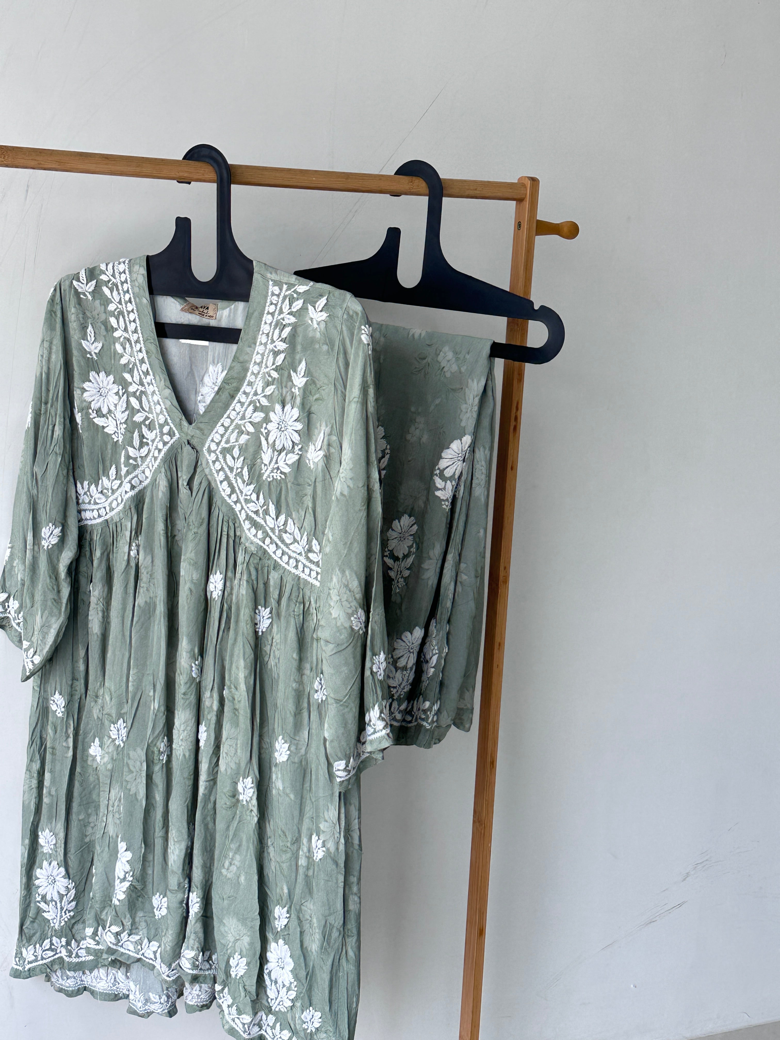 'Raaha' chikankari coord set