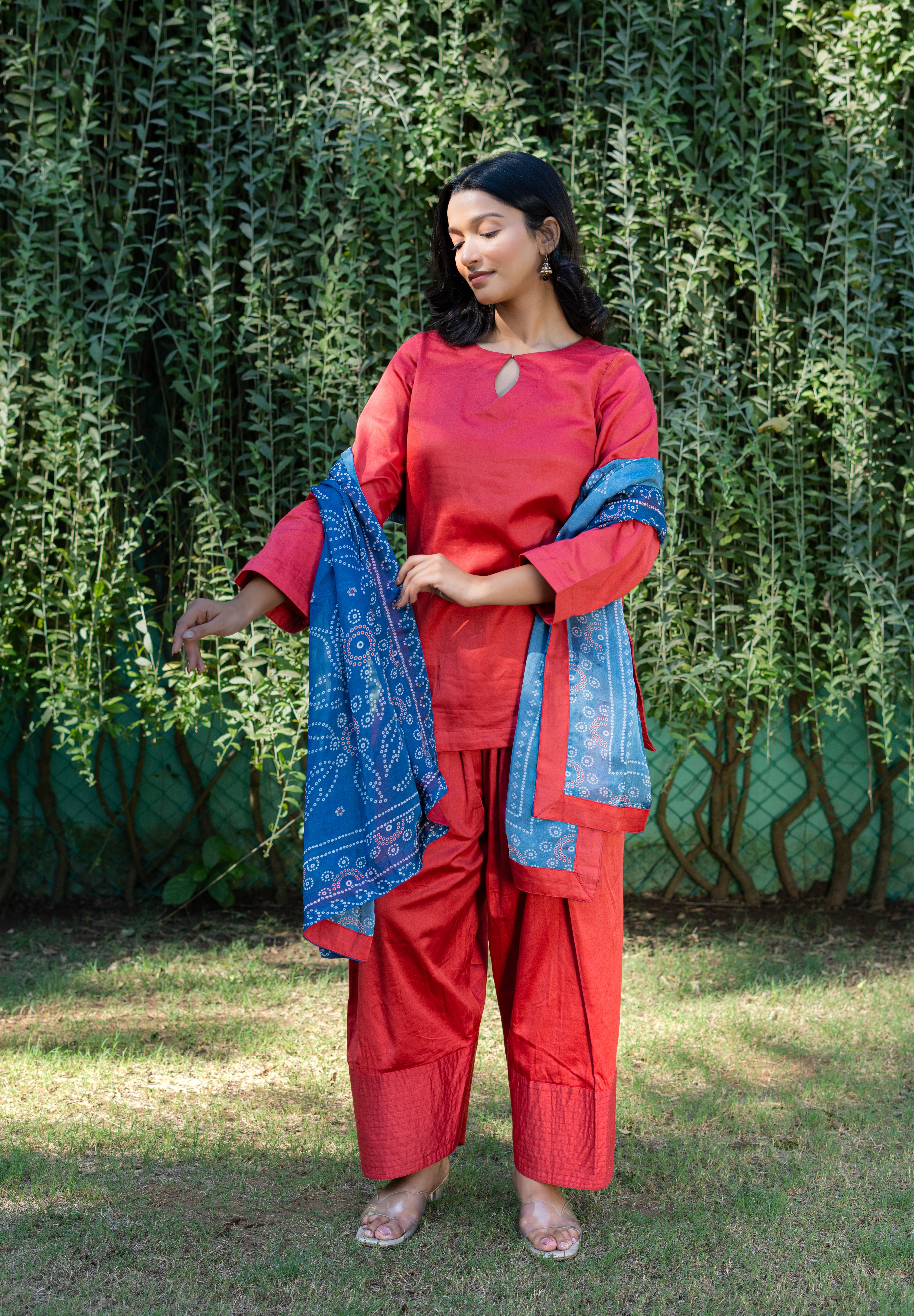 ZUHRA - SET OF THREE IN RED