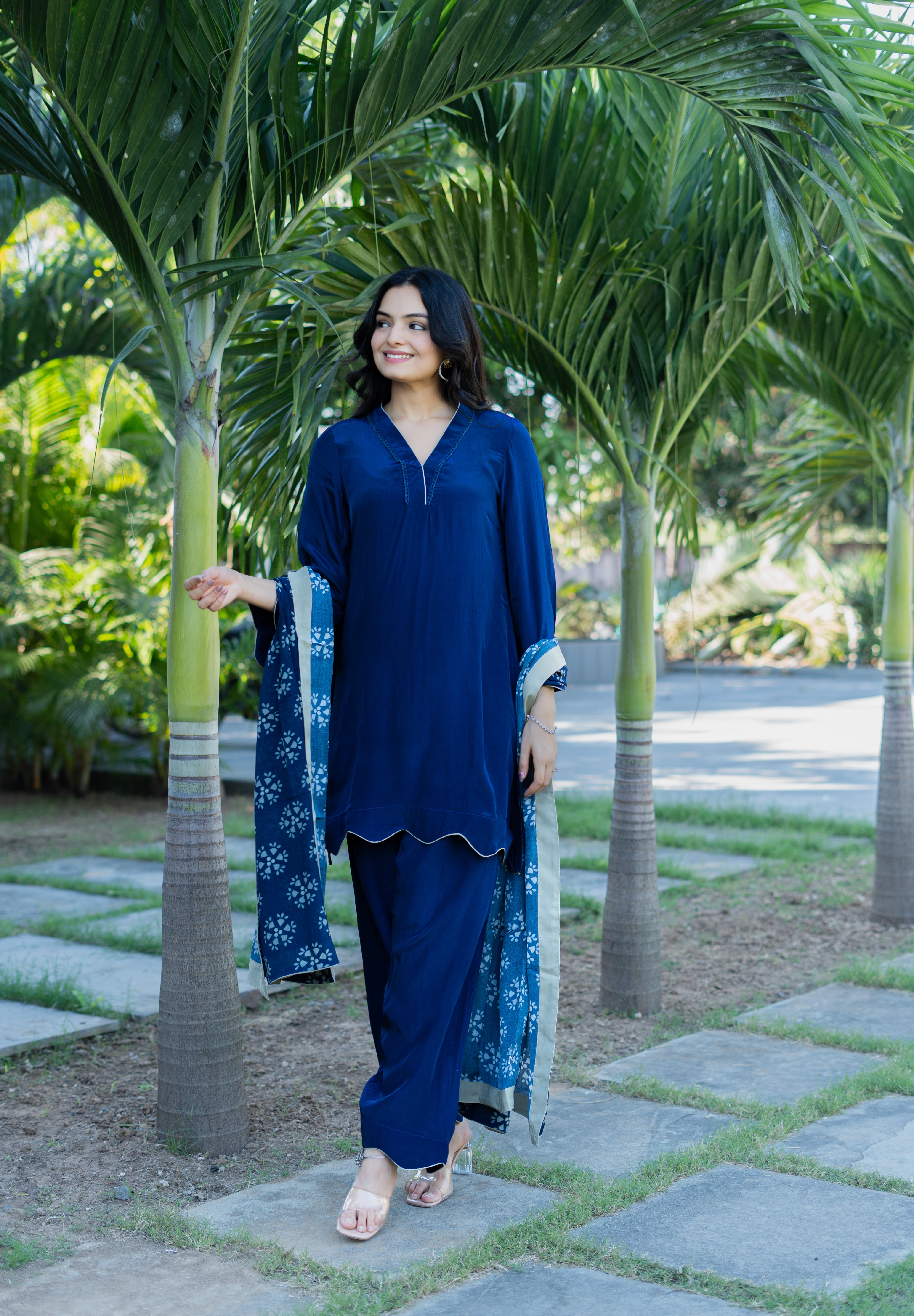 MEERAB - SET OF THREE IN BLUE