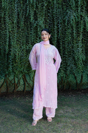 NOORIZA - SET OF THREE IN BABY PINK