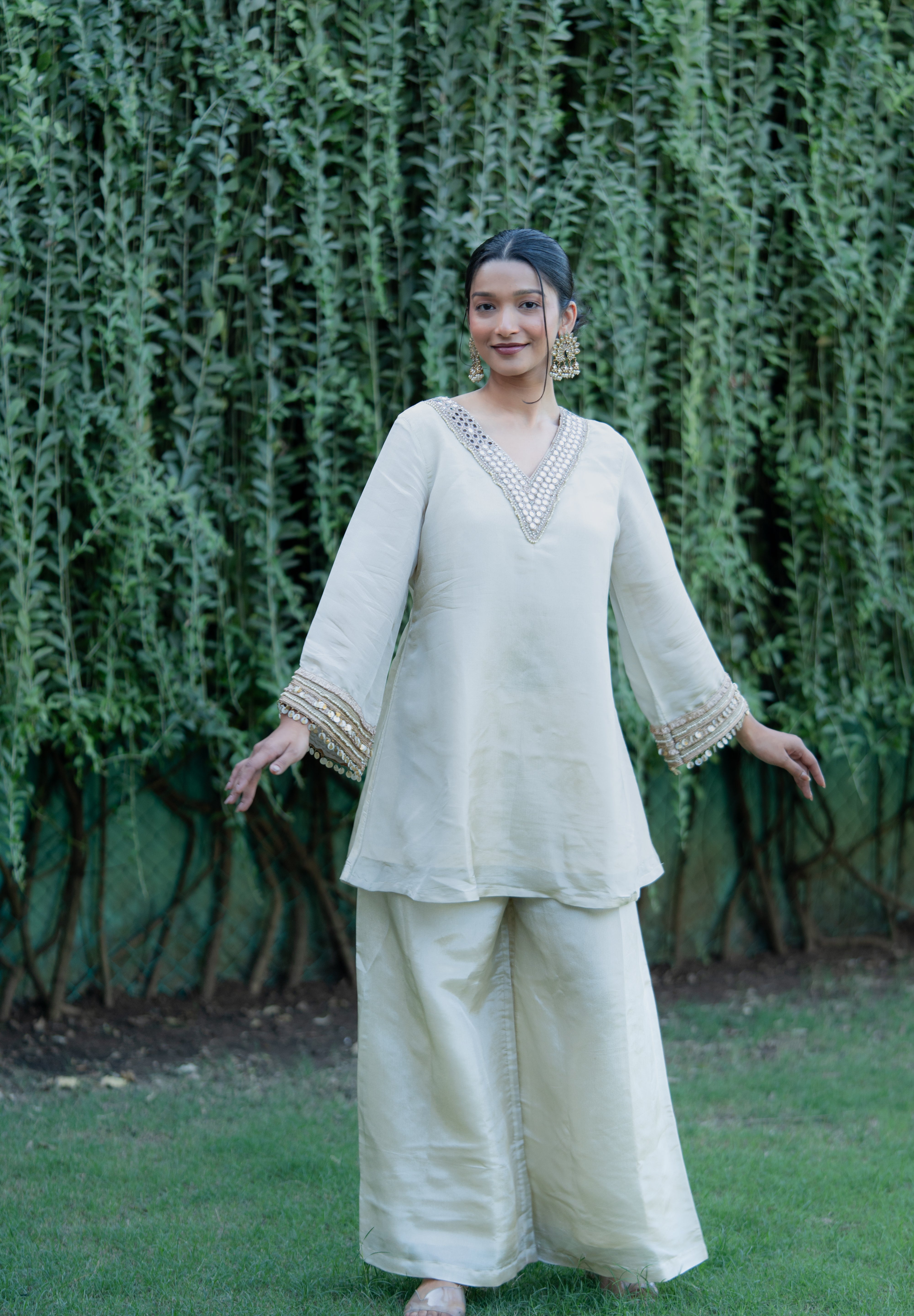 CHANDRIKA - SET OF THREE IN IVORY