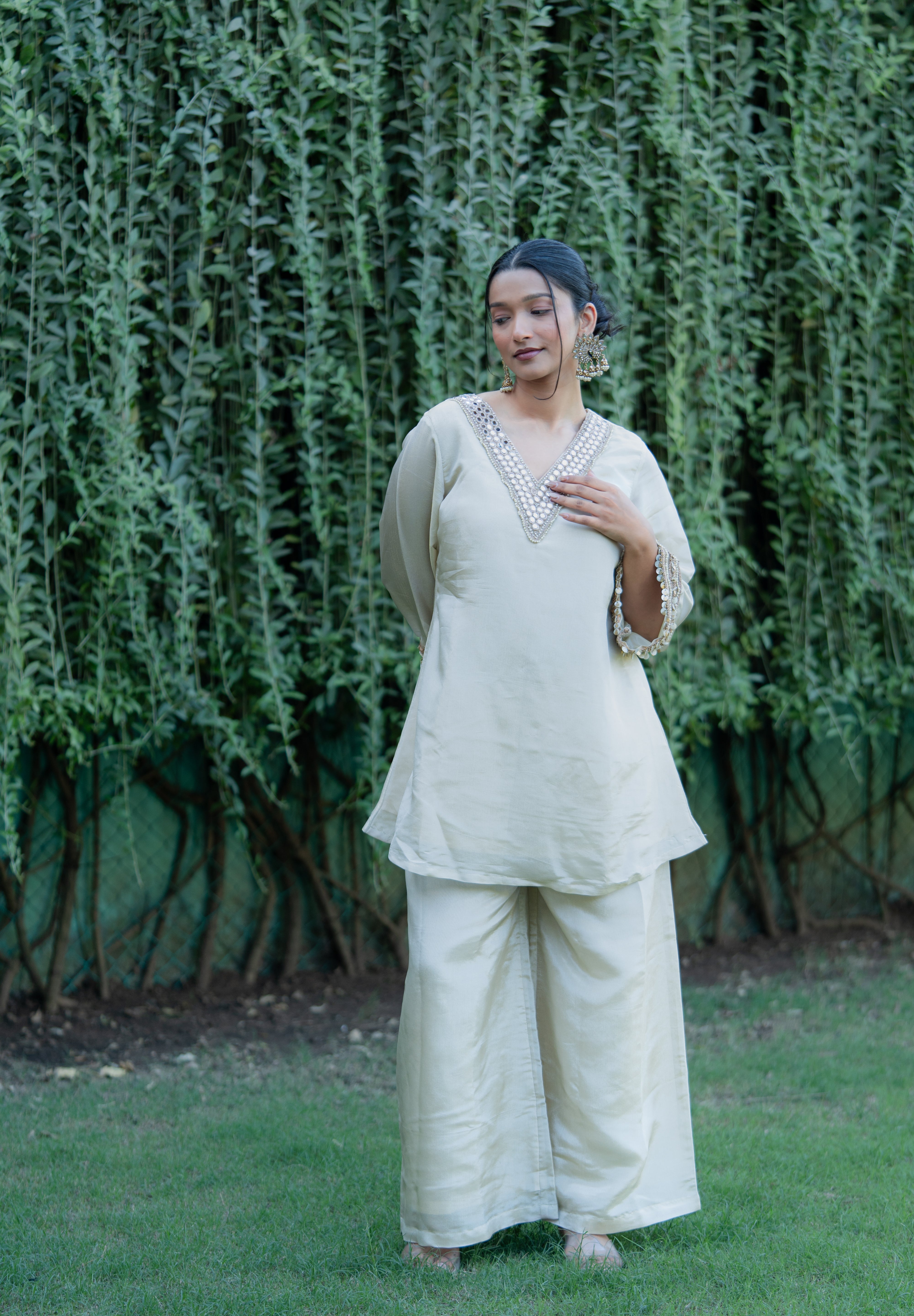 CHANDRIKA - SET OF THREE IN IVORY