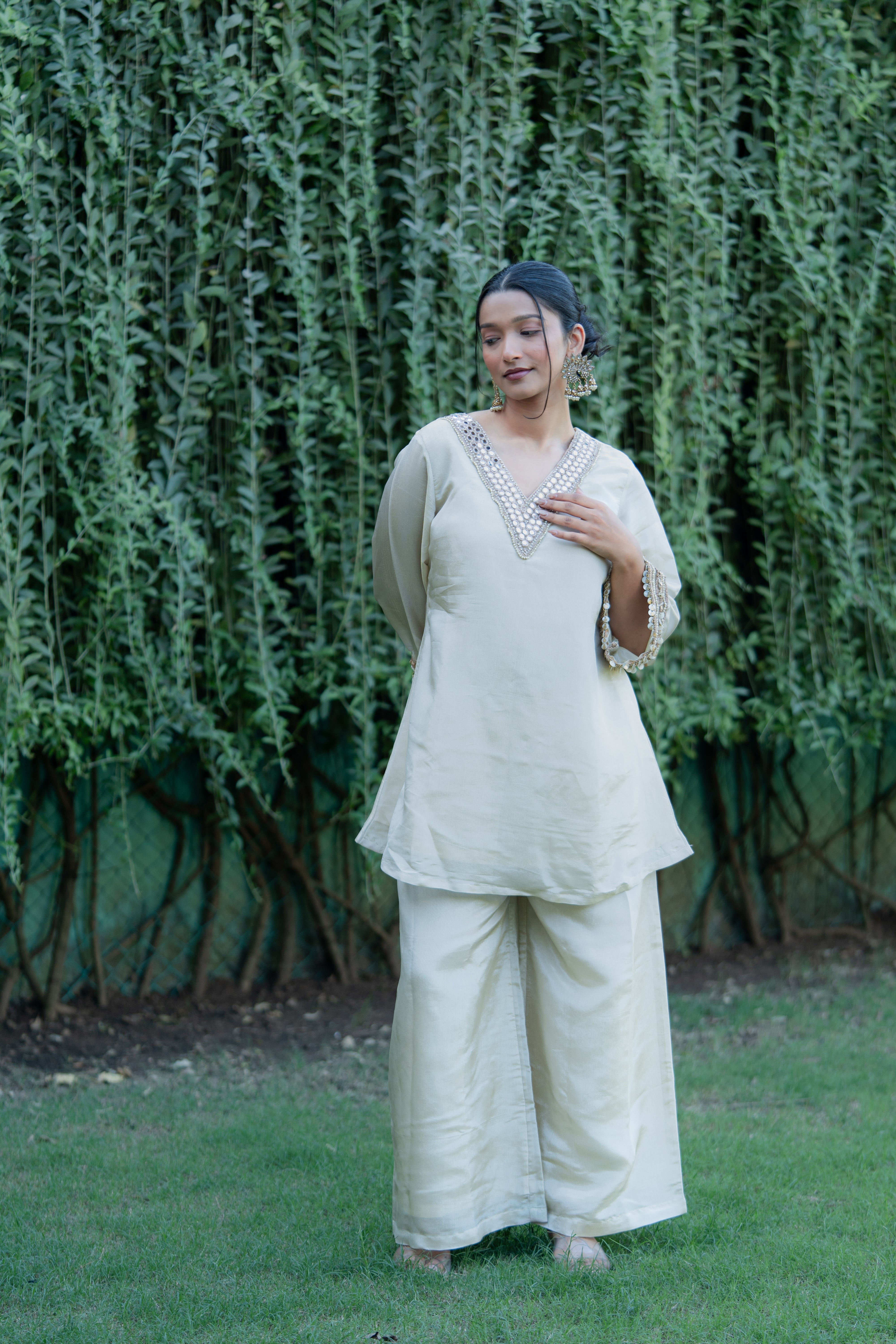 CHANDRIKA - SET OF THREE IN IVORY