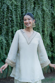 CHANDRIKA - SET OF THREE IN IVORY