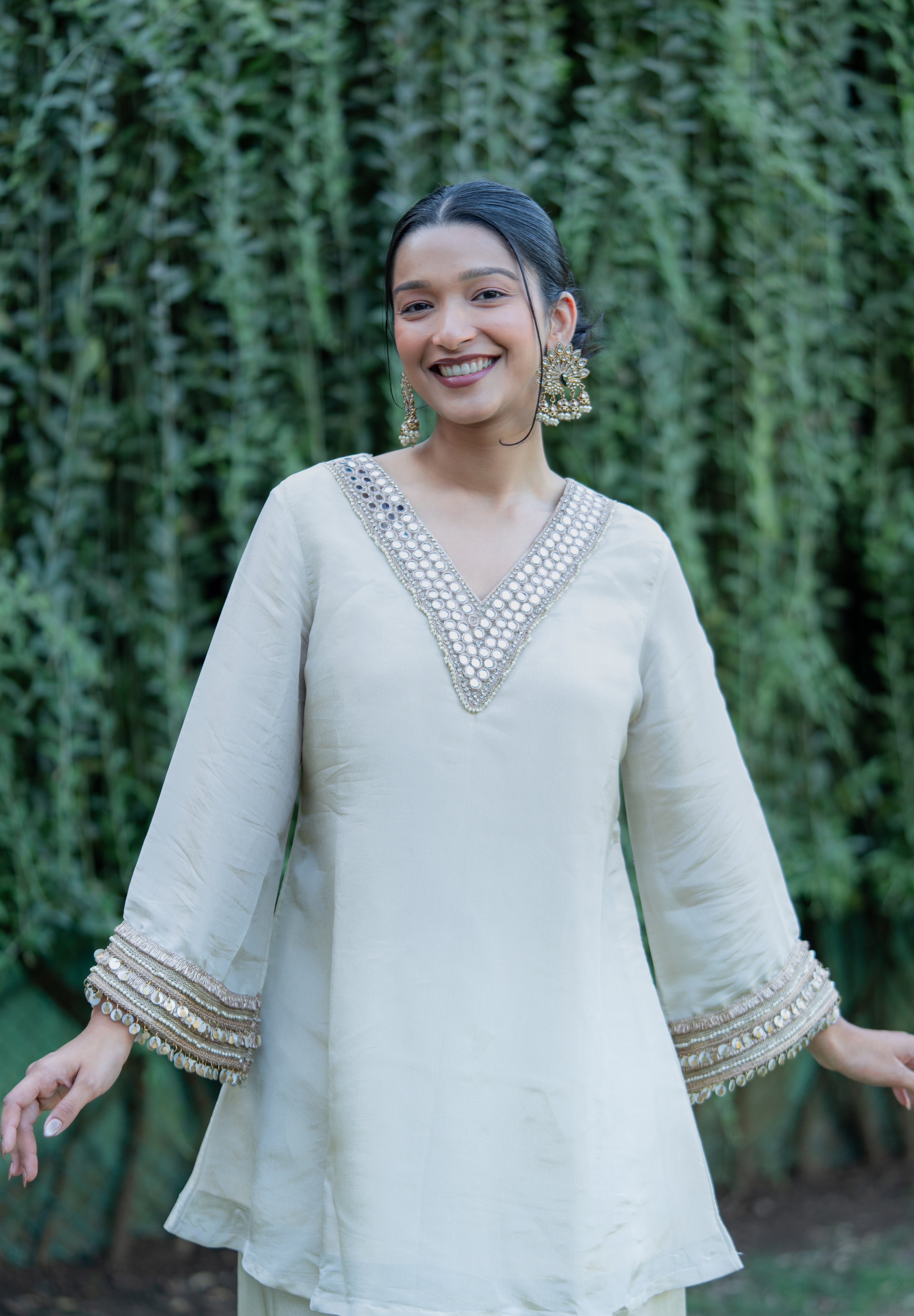 CHANDRIKA - SET OF THREE IN IVORY