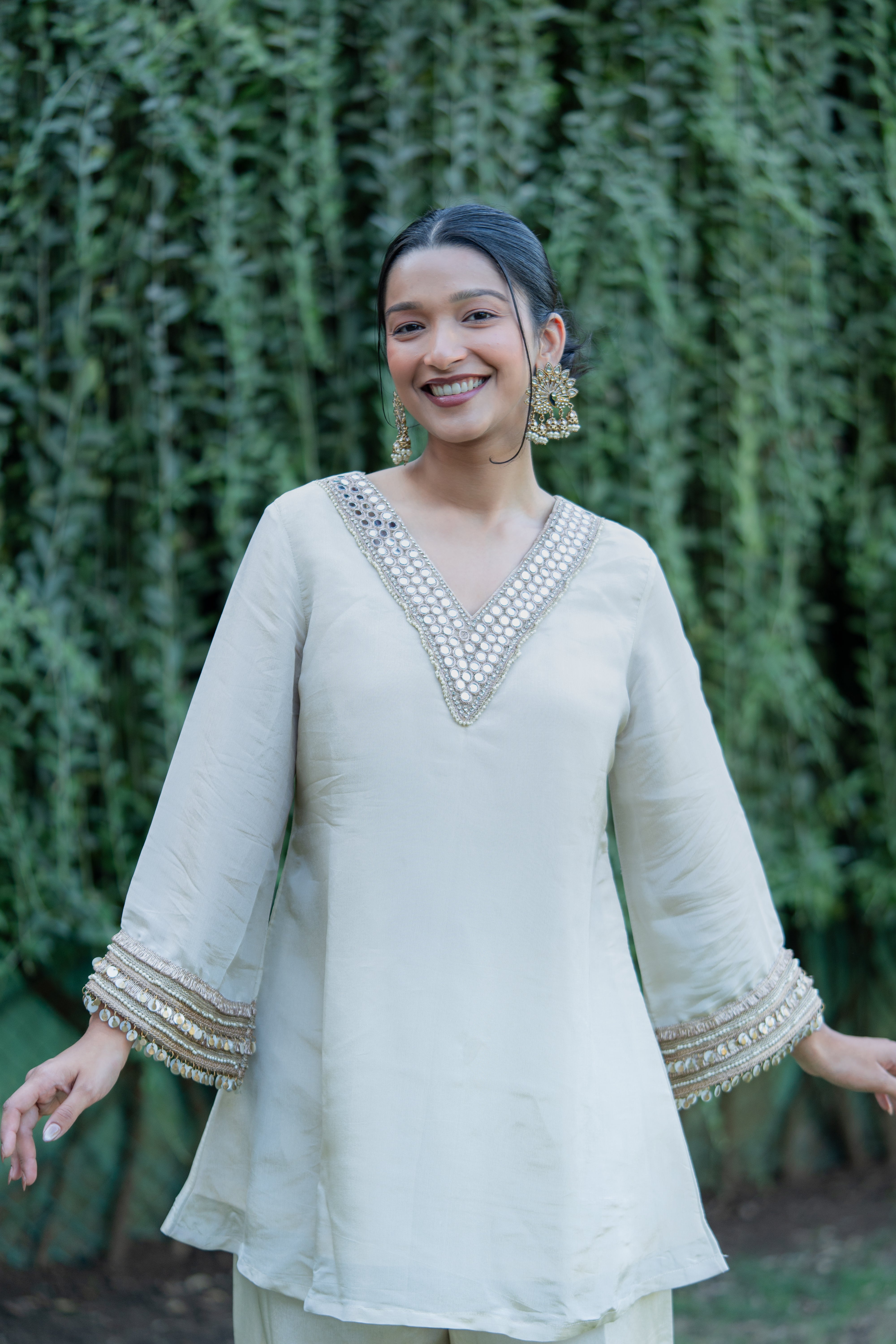CHANDRIKA - SET OF THREE IN IVORY