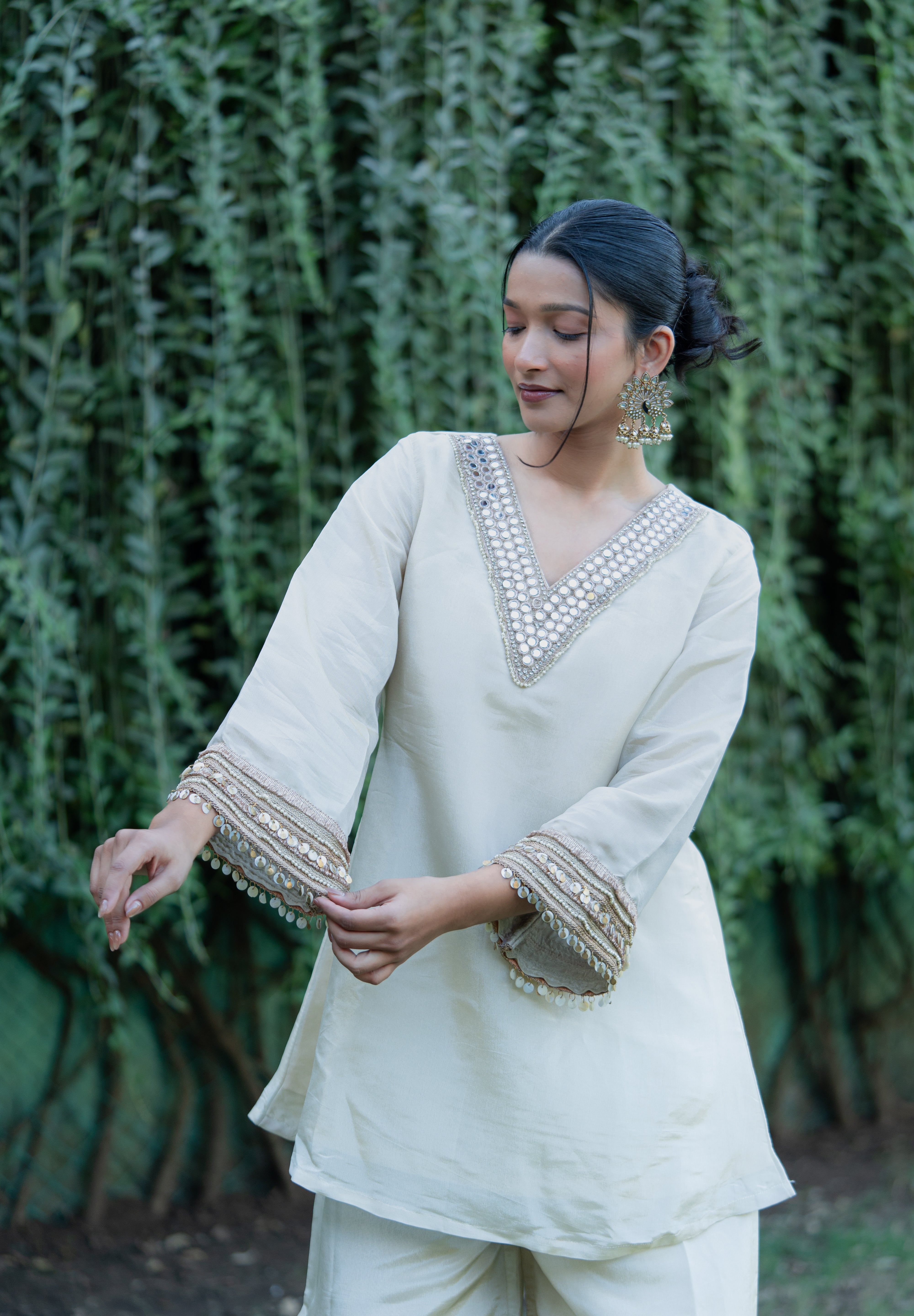 CHANDRIKA - SET OF THREE IN IVORY