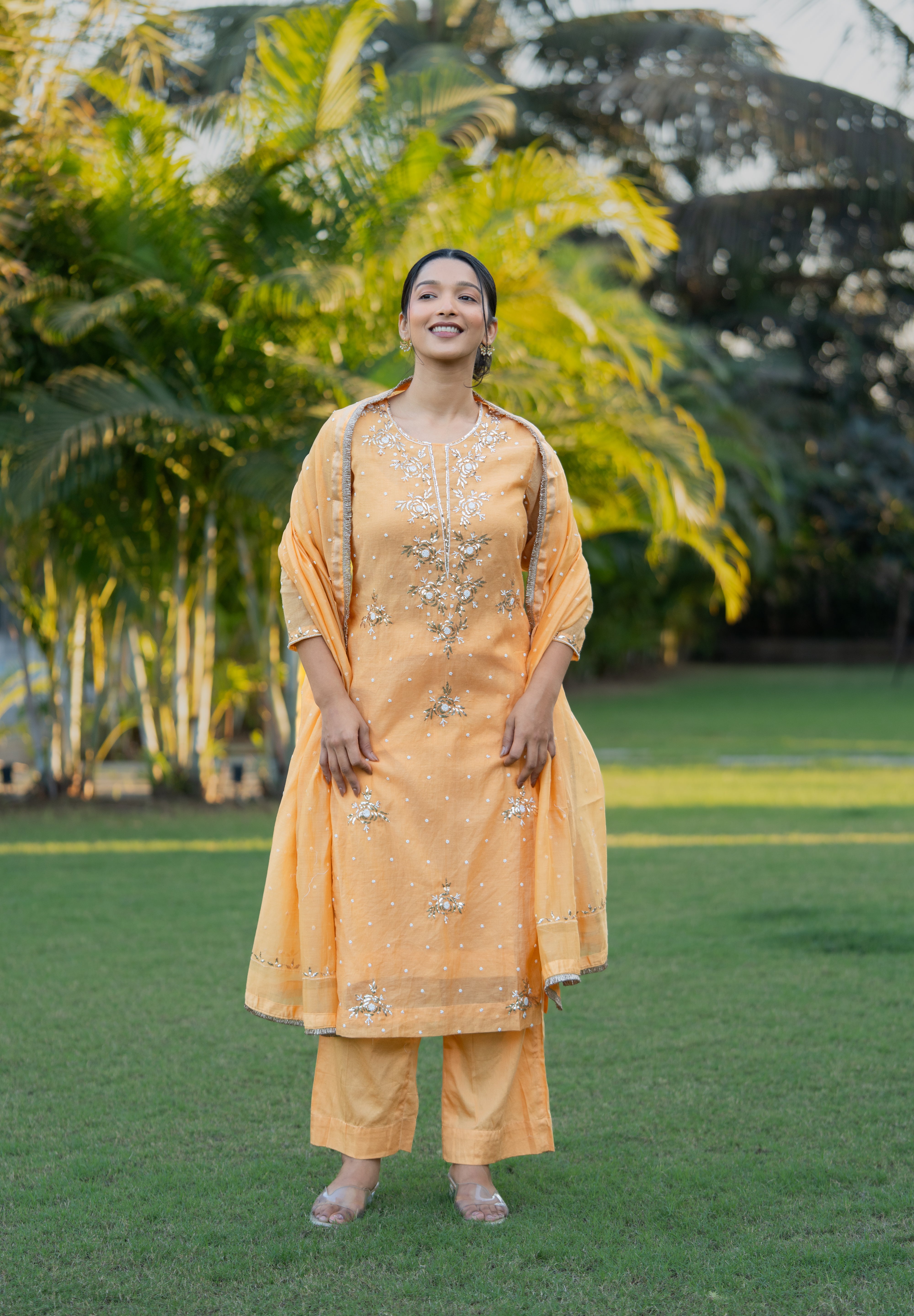 MEERA - MUKAISH SUIT SET IN PEACH