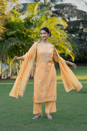 MEERA - MUKAISH SUIT SET IN PEACH