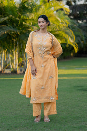 MEERA - MUKAISH SUIT SET IN PEACH