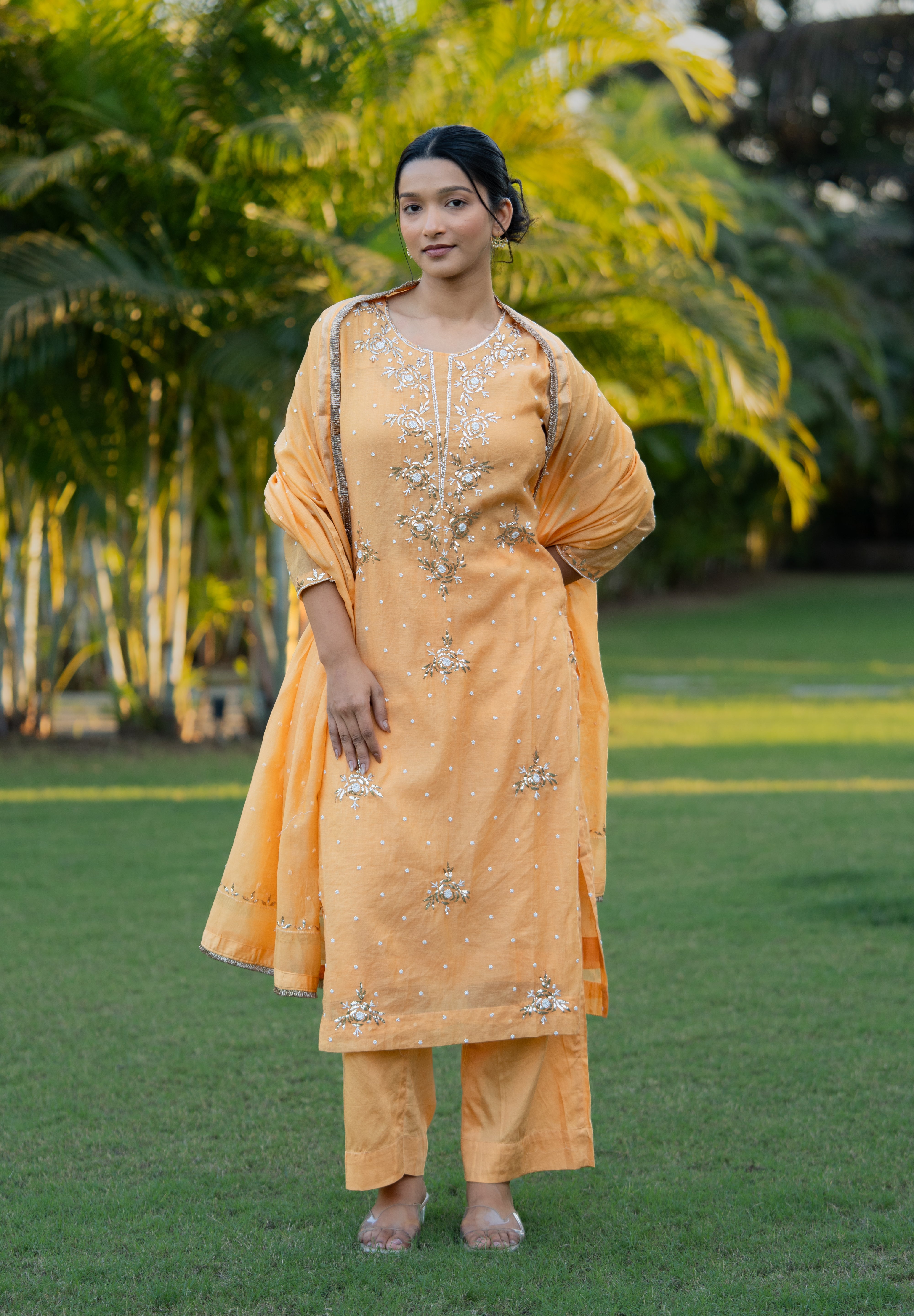 MEERA - MUKAISH SUIT SET IN PEACH