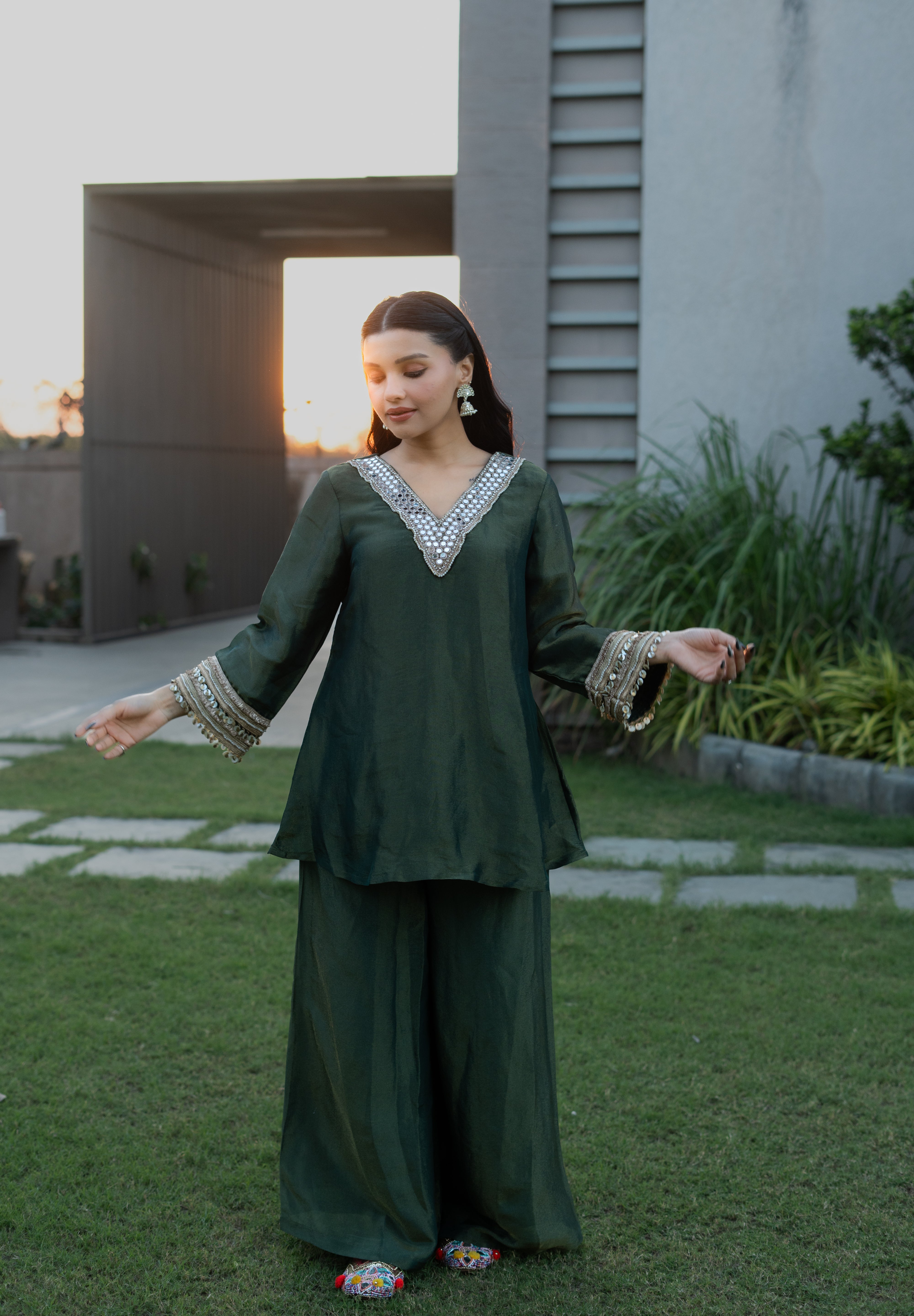 CHANDRIKA- MIRROR WORK TISSUE SET IN EMERALD GREEN