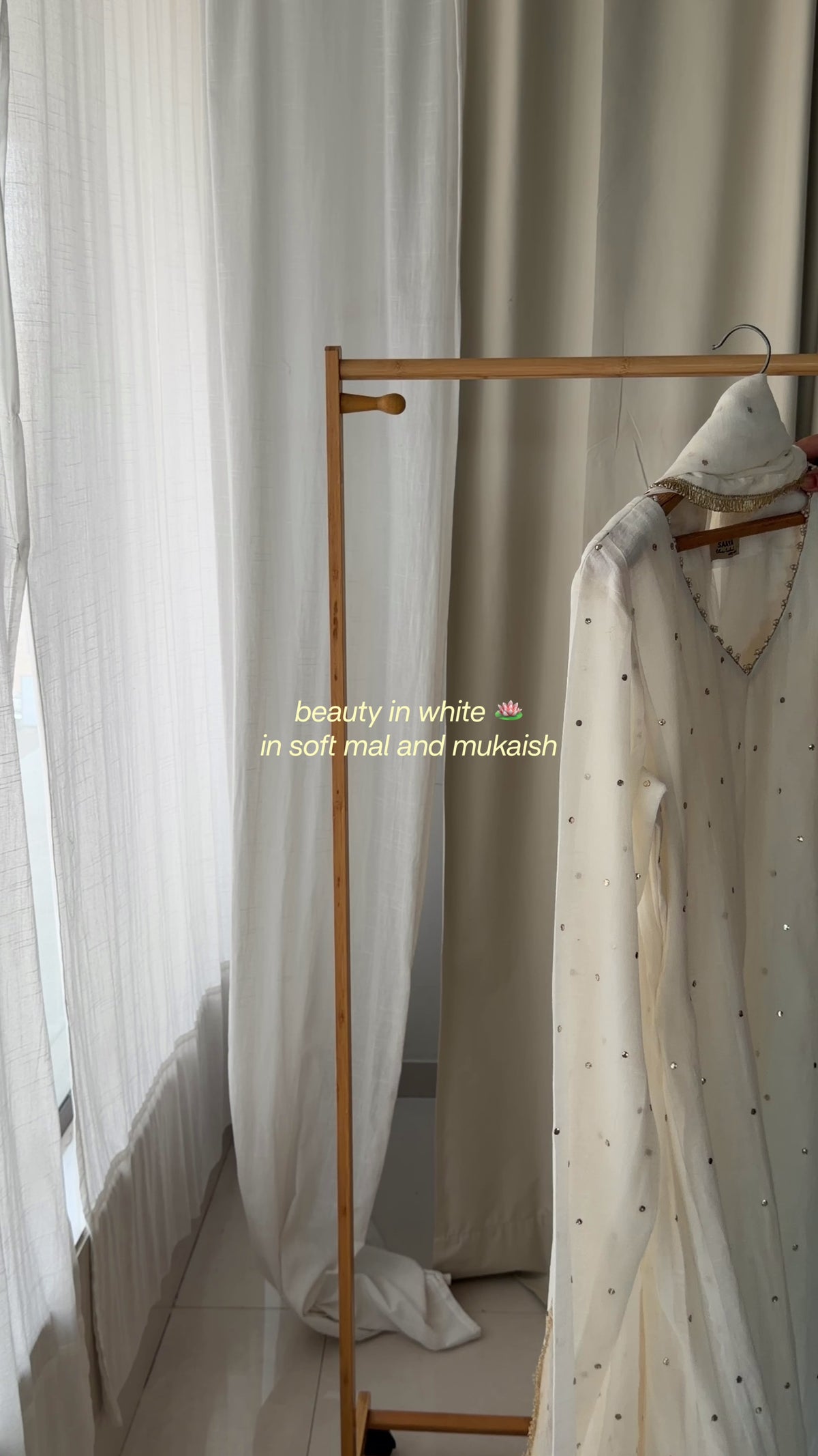 Riwayat mukaish mal anarkali in white