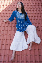 Load image into Gallery viewer, &#39;ZIBA&#39; SHORT CHIKAN KURTI
